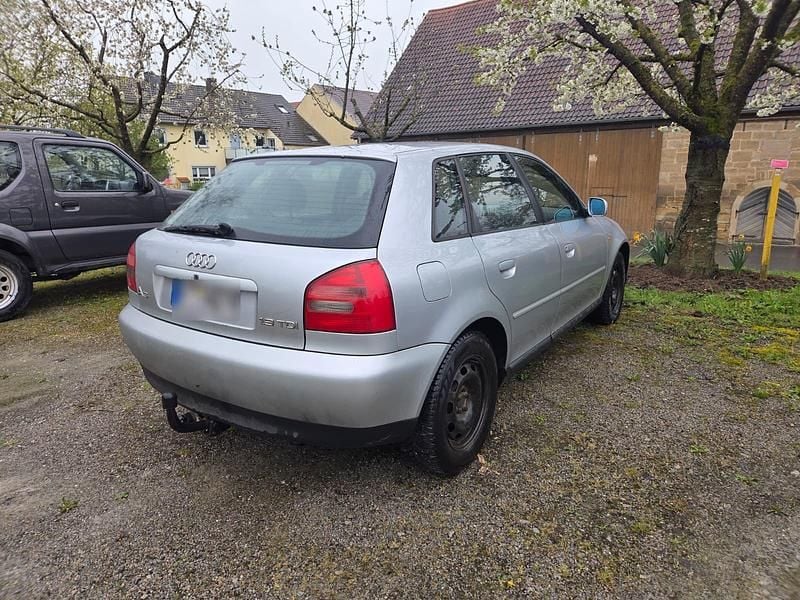 Gebraucht Audi A3 90 PS (66 kW) 1999 Silber Kleinwagen