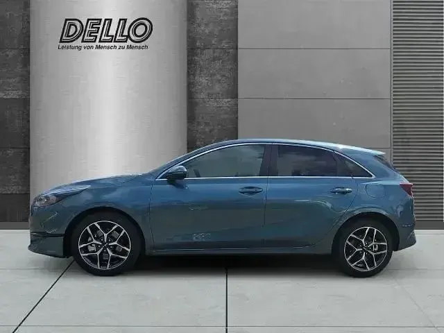 Second-hand Kia Ceed 140 CP (102 kW) 2025 Gri Hatchback