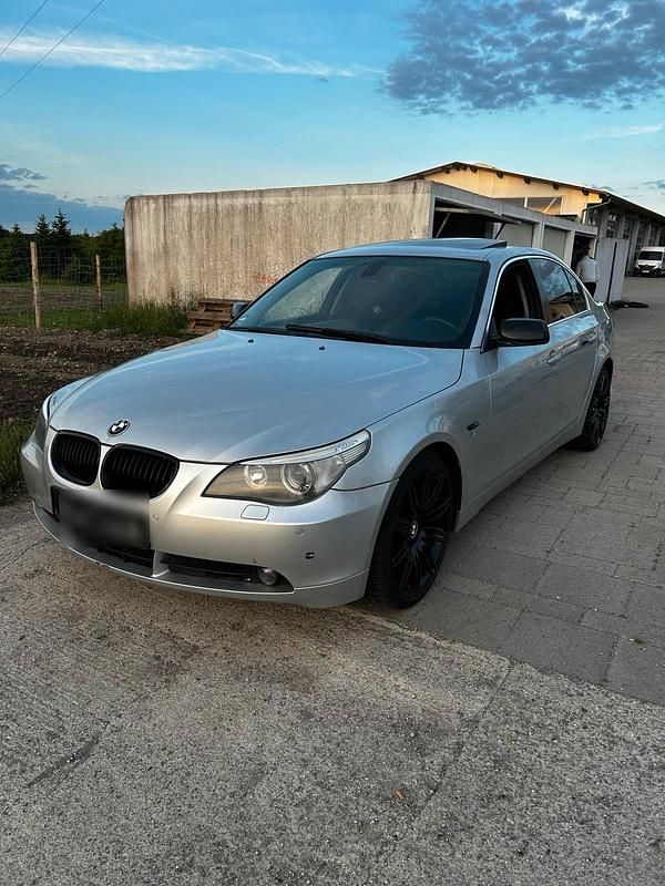 Silber Gebraucht 2006 BMW 530 Performance Limousine | 8.000 € (Fairer Preis) - Bild 1/4