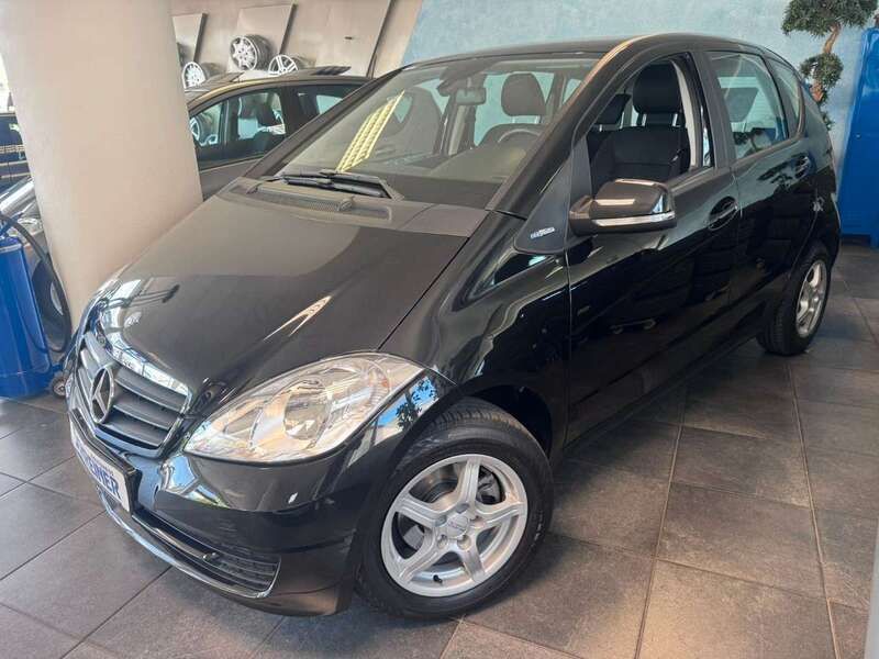 Schwarz Gebraucht 2011 Mercedes A160 Kleinwagen | 9.900 € - Bild 1/4