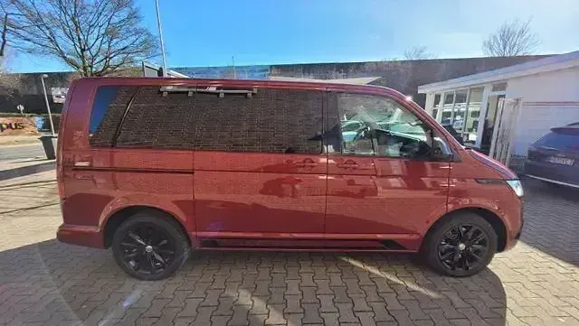 Gebraucht VW Multivan 199 PS (146 kW) 2020 Fortanarot Van / Kleinbus