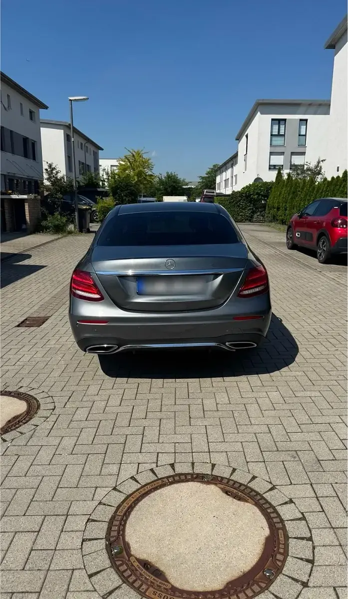 Gebraucht Mercedes E220 AMG line 194 PS (142 kW) 2016 Grau Limousine