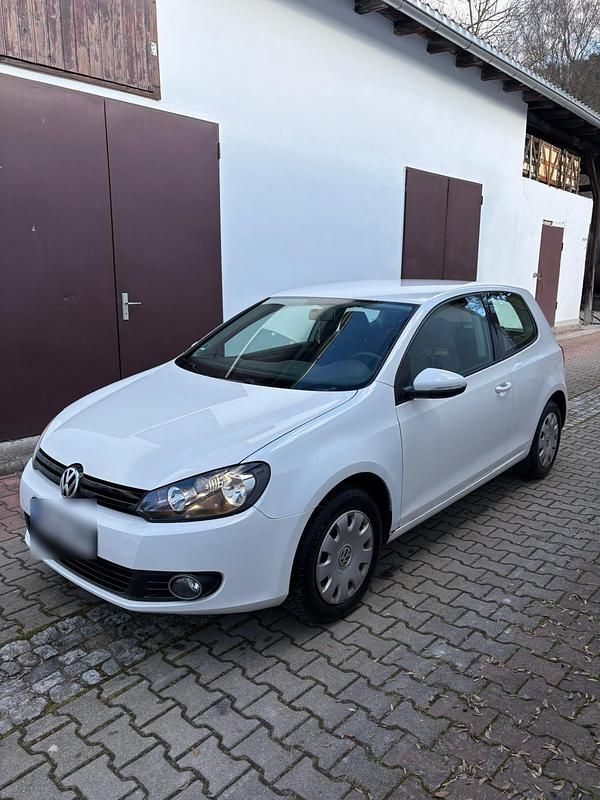 Gebraucht VW Golf VI 80 PS (58 kW) 2010 Weiß Kleinwagen
