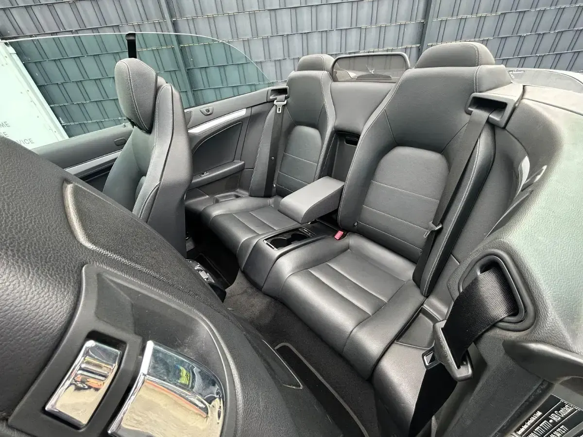 Gebraucht Mercedes E250 Avantgarde 204 PS (150 kW) 2012 Silber Cabrio