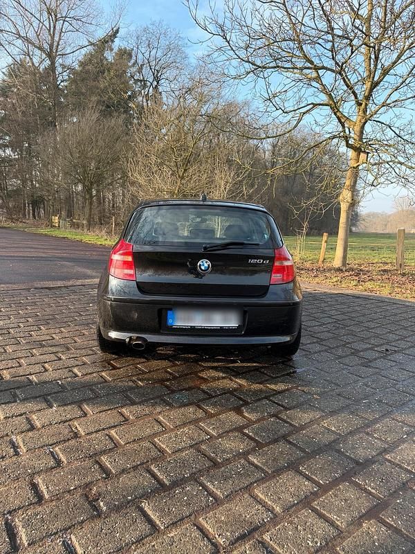 Gebraucht BMW 120 177 PS (130 kW) 2008 Schwarz Kleinwagen