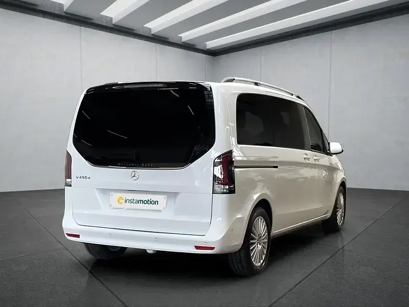 Gebraucht Mercedes V250 190 PS (139 kW) 2025 Weiß Van / Kleinbus
