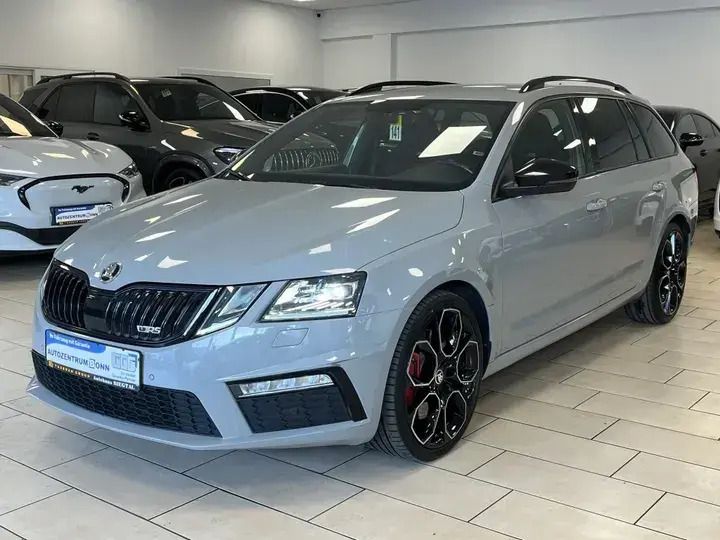Grau Gebraucht 2019 Skoda Octavia Business Line Kombi | 23.000 € (Teuer) - Bild 1/4