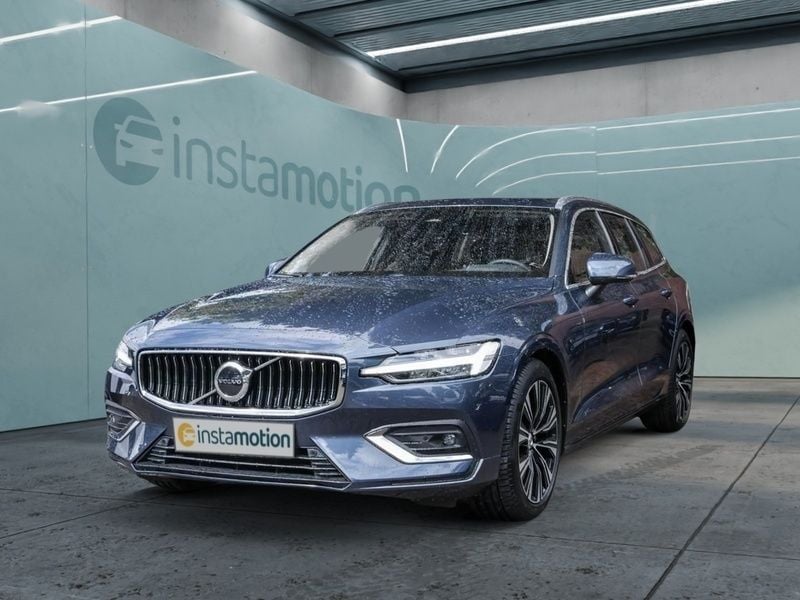 Blau Gebraucht 2022 Volvo V60 Kombi | 31.600 € (Etwas zu teuer) - Bild 1/3