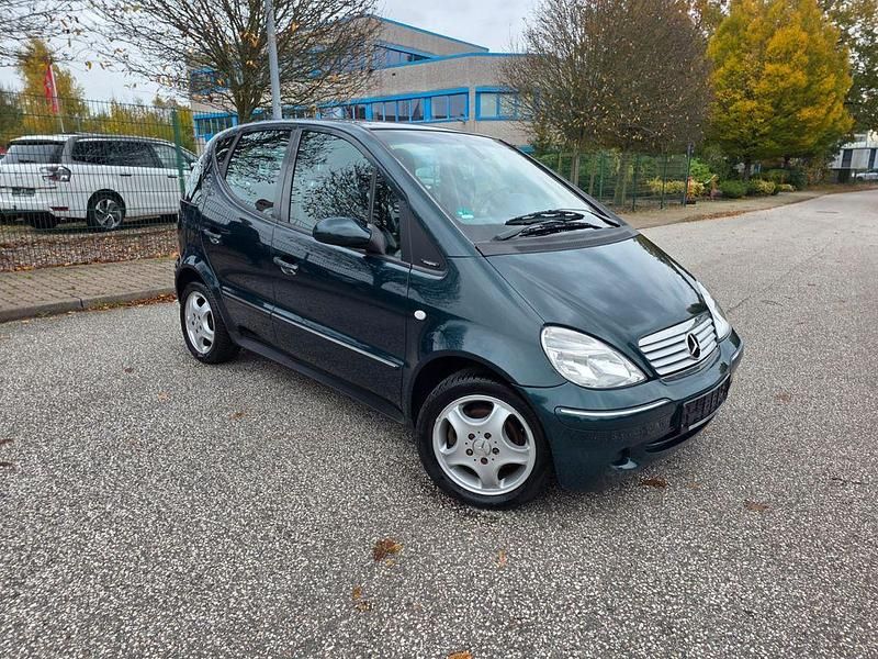 Grün Gebraucht 2002 Mercedes 170 Avantgarde Limousine | 2.999 € - Bild 1/4