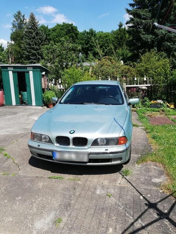 Grün Gebraucht 1999 BMW 528 Limousine | 8.995 € (Teuer) - Bild 1/4
