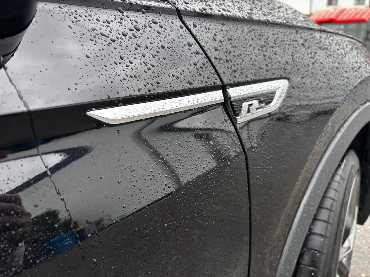 Gebraucht VW Tiguan Allspace R-line 179 PS (131 kW) 2018 Schwarz SUV