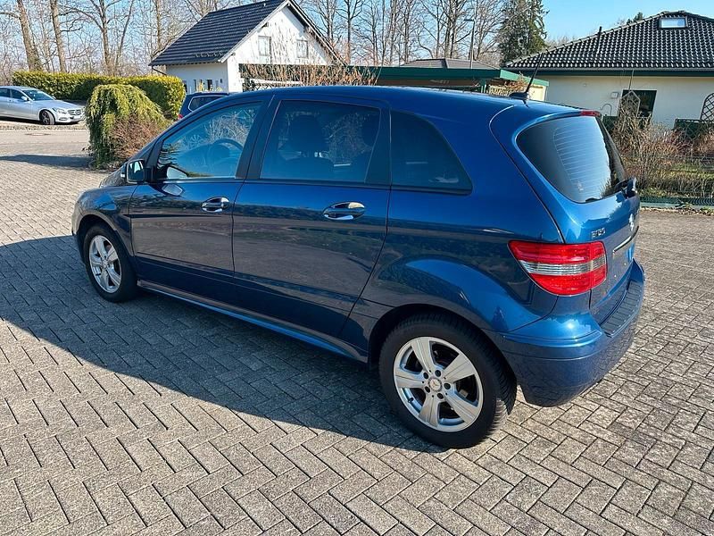 Gebraucht Mercedes B150 95 PS (69 kW) 2009 Blau Van / Kleinbus