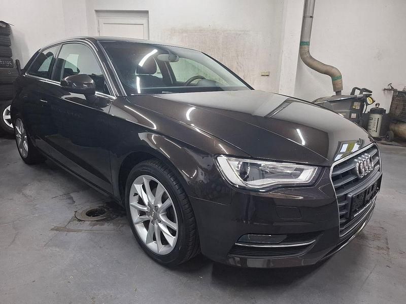Gebraucht Audi A3 Ambiente 122 PS (89 kW) 2013 Braun Kombi