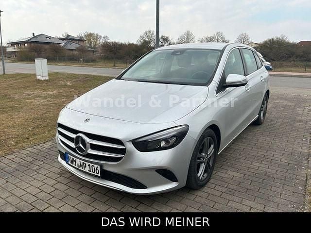 Silber Gebraucht 2020 Mercedes B200 Van / Kleinbus | 21.500 € (Guter Preis) - Bild 1/3