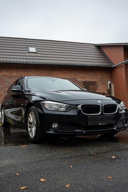 Schwarz Gebraucht 2014 BMW 318 Kombi | 8.500 € (Etwas zu teuer) - Bild 1/4