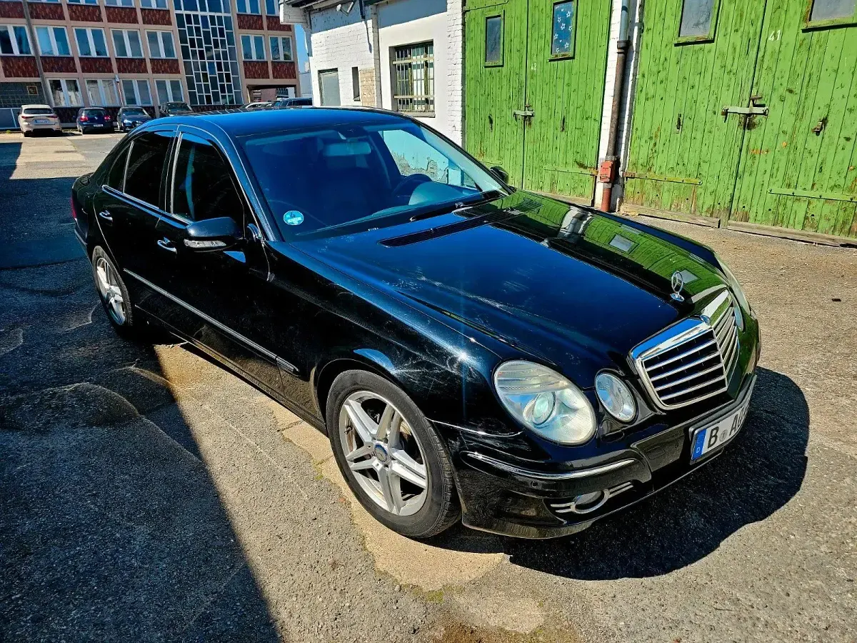 Gebraucht Mercedes E320 Avantgarde 224 PS (164 kW) 2007 Schwarz Limousine