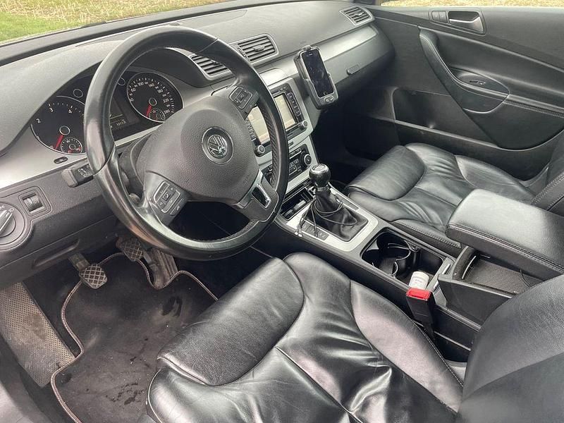 Gebraucht VW Passat Highline 140 PS (102 kW) 2009 Silber Limousine