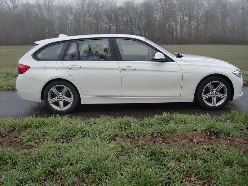 Gebraucht BMW 318 136 PS (100 kW) 2016 Alpinweiss iii Kombi