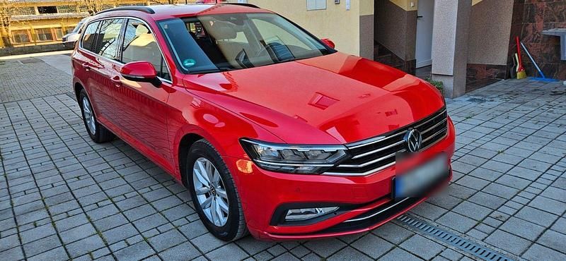 Gebraucht VW Passat 122 PS (89 kW) 2022 Rot Kombi