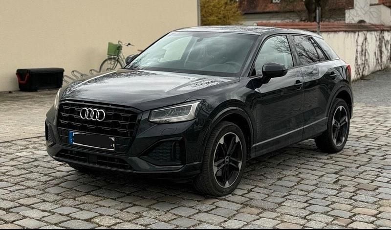Grau Gebraucht 2023 Audi Q2 SUV | 28.999 € (Fairer Preis) - Bild 1/4