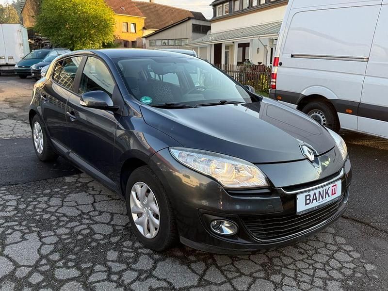 Gebraucht 2012 Renault Mégane III Expression Limousine | 5.299 € (Etwas zu teuer) - Bild 1/4