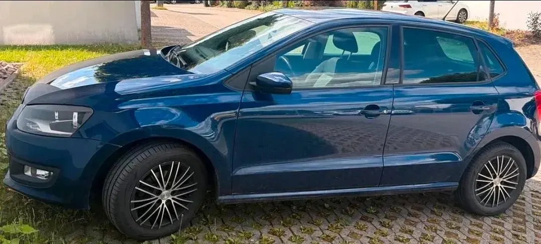 Gebraucht VW Polo 60 PS (44 kW) 2011 Blau Kleinwagen