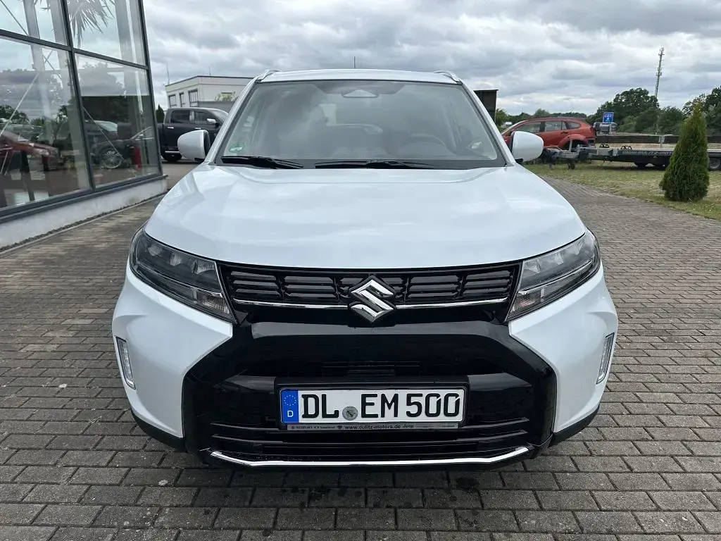 Gebraucht Suzuki Vitara Comfort 129 PS (94 kW) 2025 Cool white pearl metallic SUV