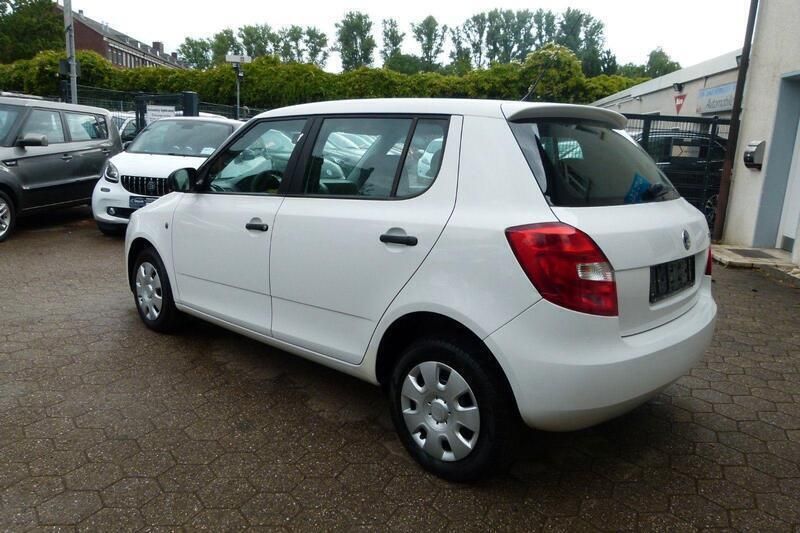 Gebraucht Skoda Fabia Classic 60 PS (44 kW) 2010 Weiß Kleinwagen