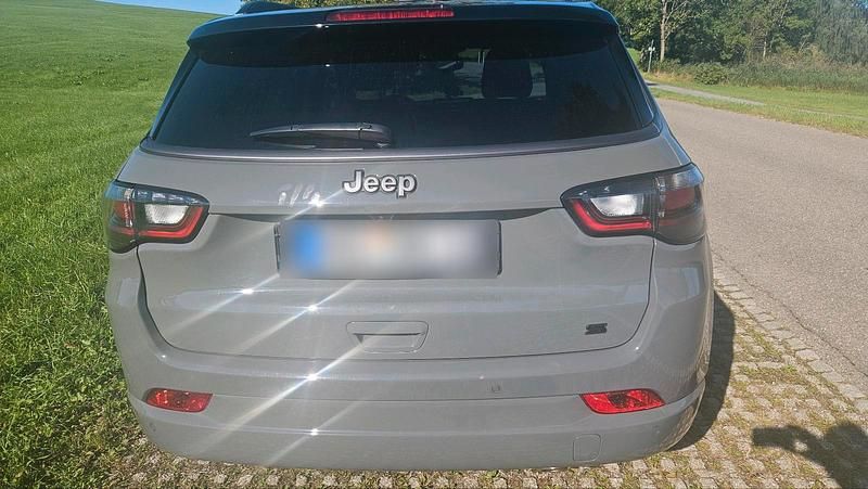 Occasion Jeep Compass Limited 150 ch (110 kW) 2022 Gris SUV