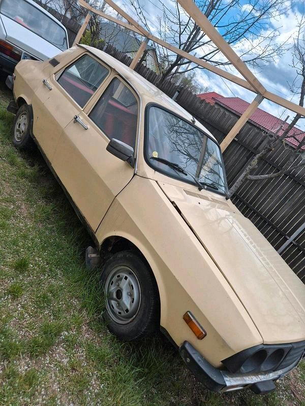 Usado Dacia 1310 56 HP (41 kW) 1987 Bege Sedan