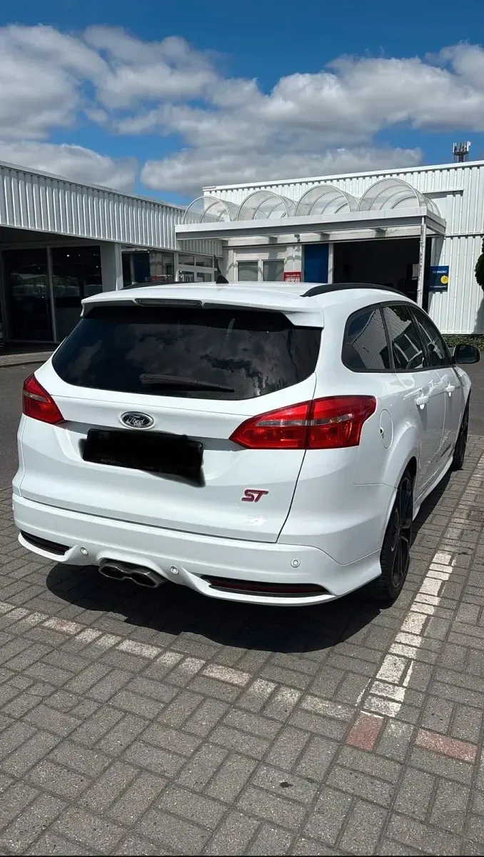 Gebraucht Ford Focus ST-Line 185 PS (136 kW) 2016 Weiß Kombi