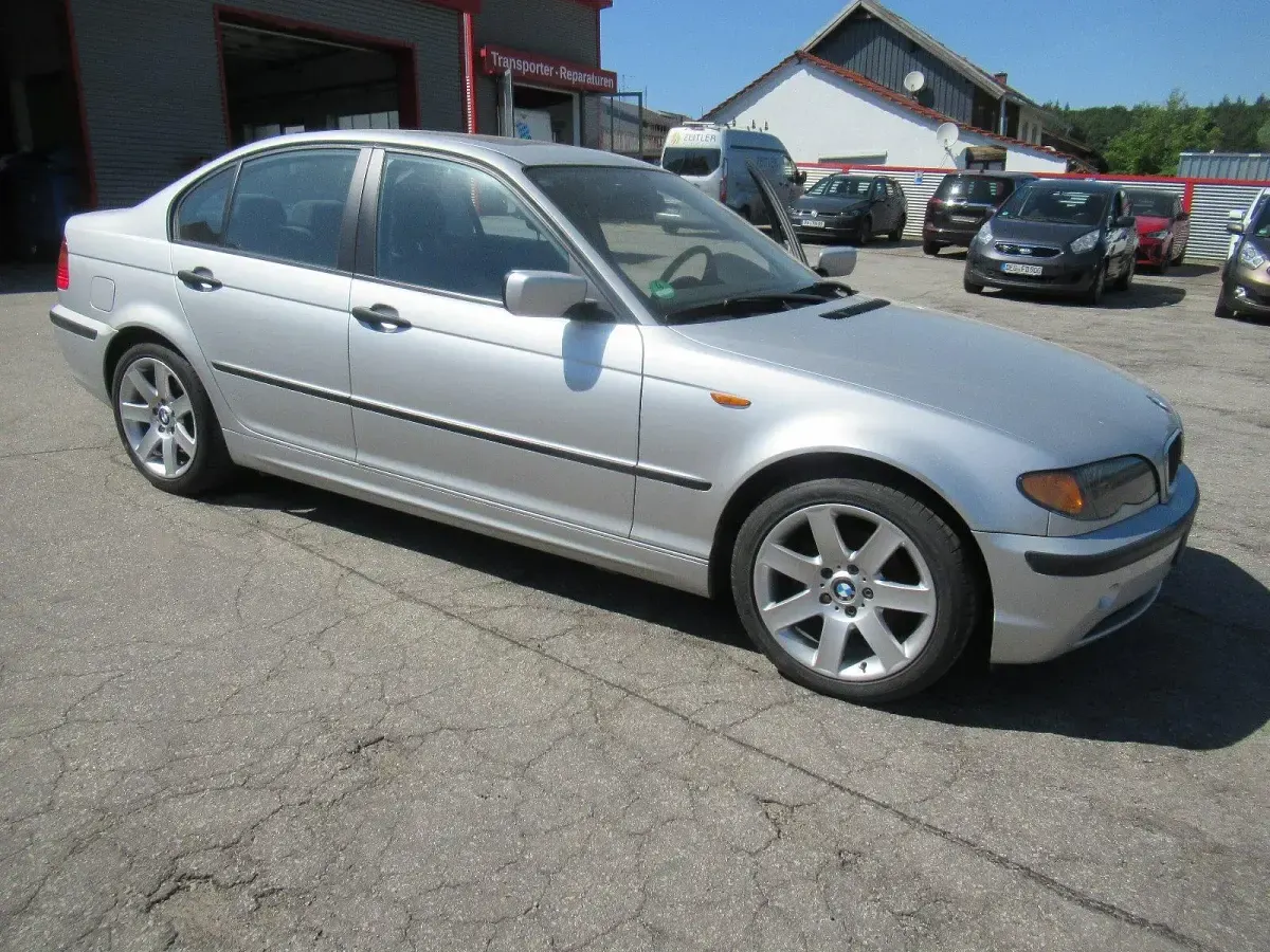 Gebraucht BMW 316 115 PS (84 kW) 2004 Silber Limousine