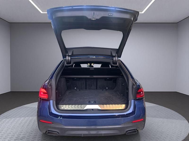 Gebraucht BMW 530e Shadowline 292 PS (214 kW) 2022 Blau Kombi