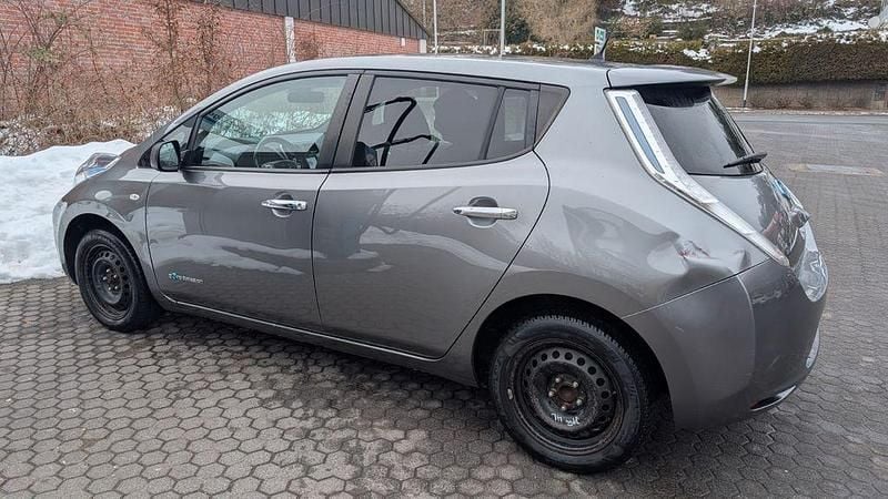 Gebraucht Nissan Leaf 80 kW (109 PS) 2016 Grau Kleinwagen
