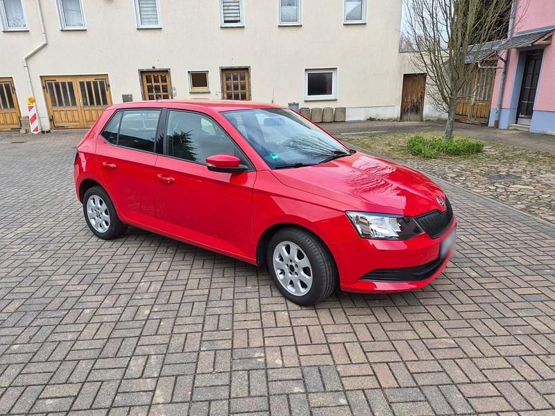 Gebraucht Skoda Fabia Ambition 60 PS (44 kW) 2018 Rot Kleinwagen