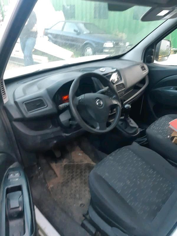 Gebraucht Opel Combo 90 PS (66 kW) 2016 Weiß Van / Kleinbus