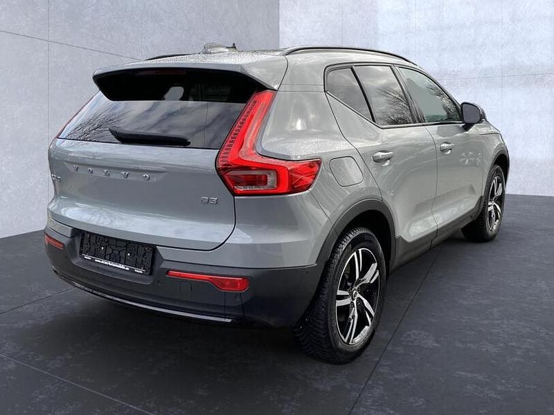 Gebraucht Volvo XC40 Plus 163 PS (119 kW) 2024 Vapour grey / (metallic) SUV