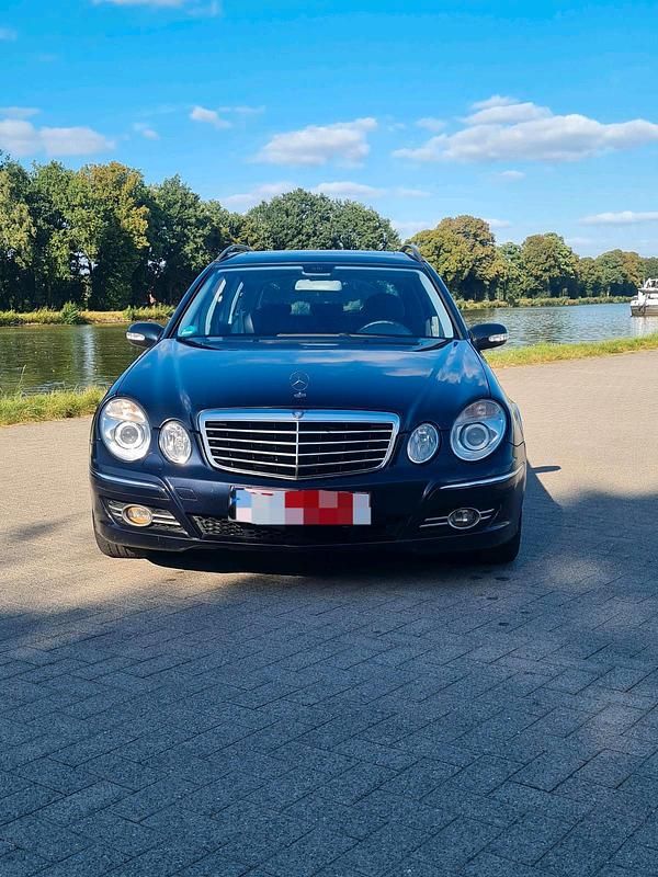 Schwarz Gebraucht 2003 Mercedes E270 Kombi | 2.440 € (Fairer Preis) - Bild 1/4