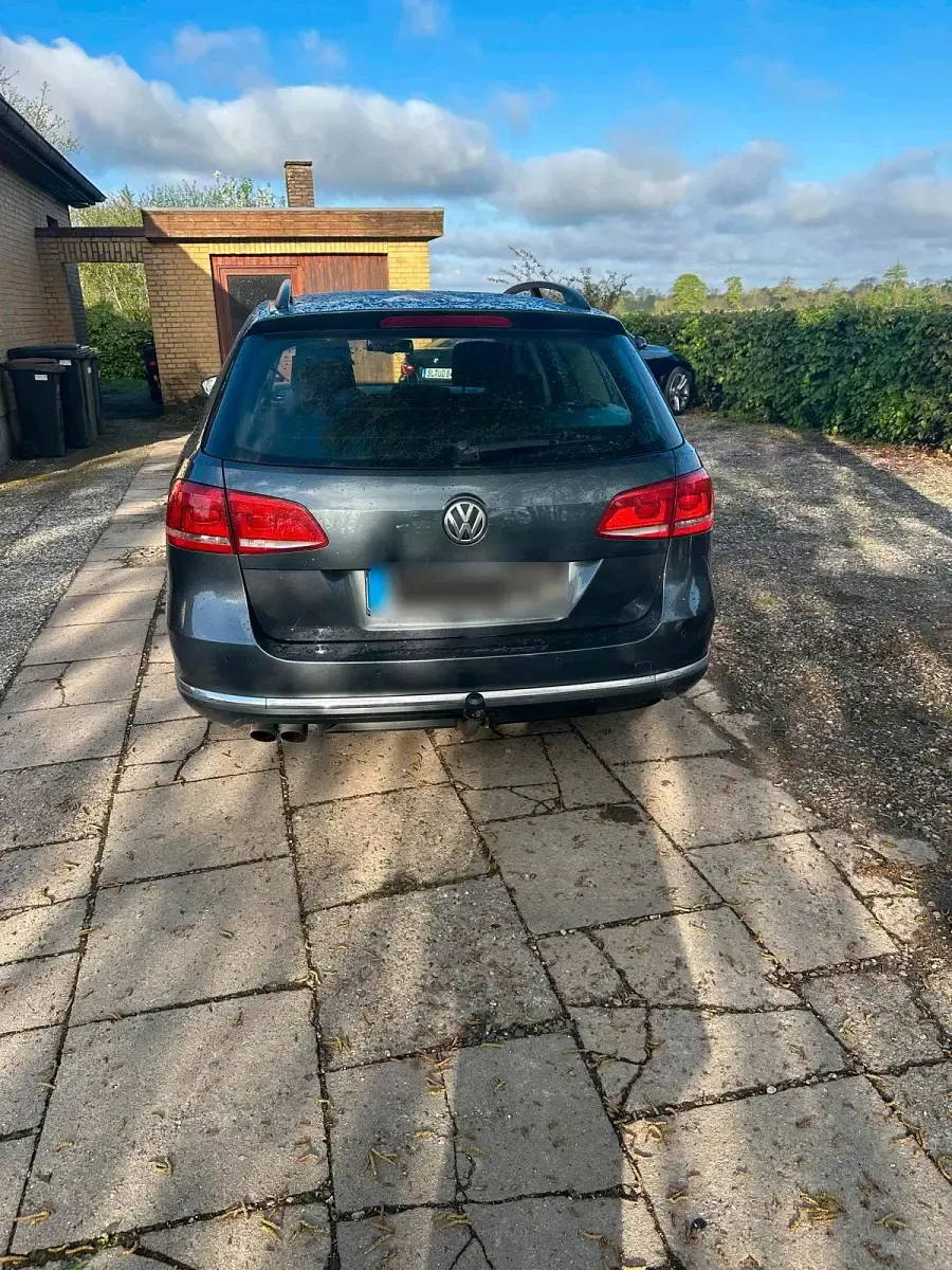 Usata VW Passat 140 CV (102 kW) 2011 Grigio Station wagon