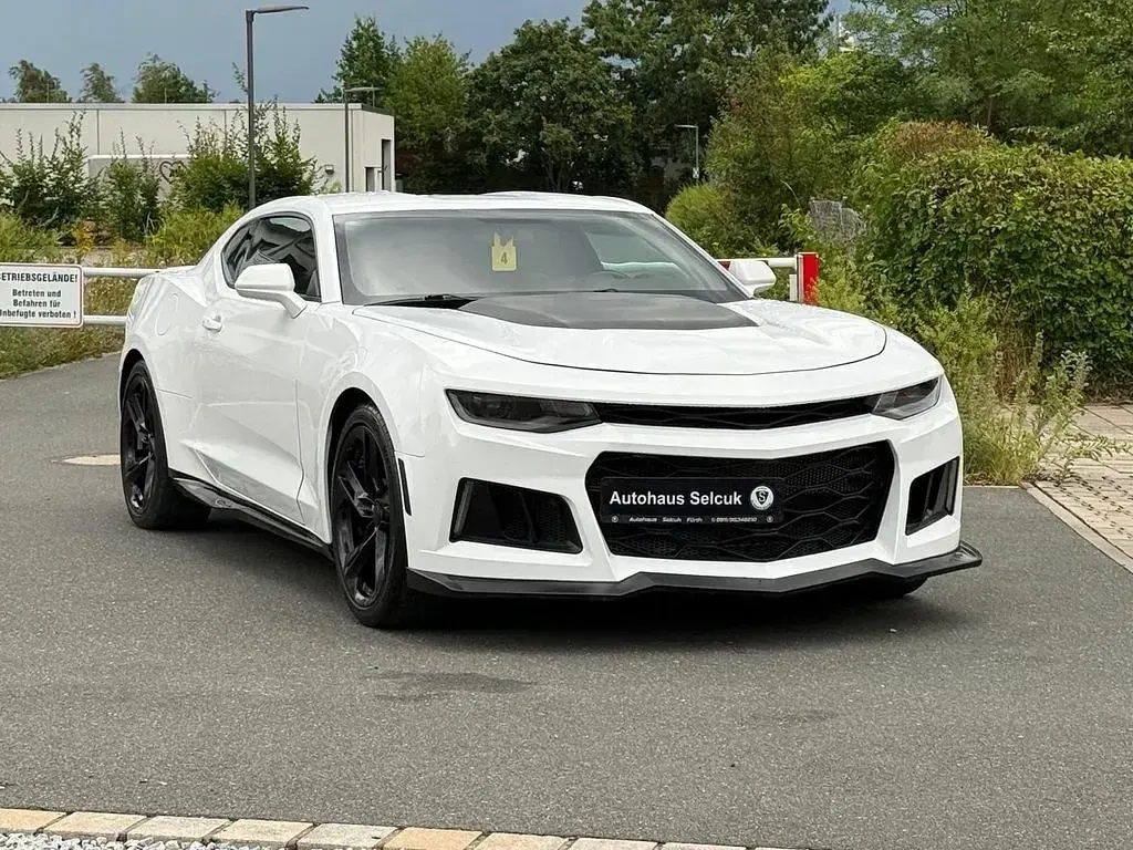 Gebraucht Chevrolet Camaro 340 PS (250 kW) 2022 Weiß Coupé