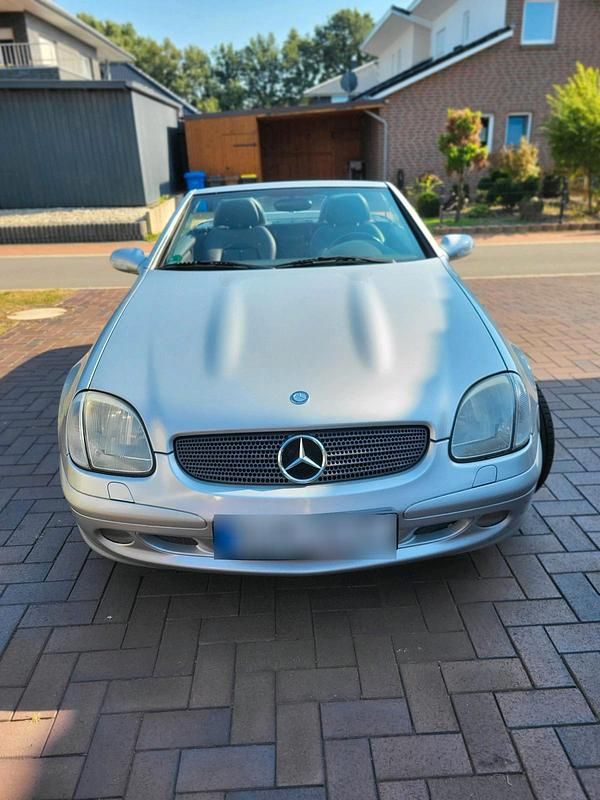 Gebraucht Mercedes SLK320 217 PS (159 kW) 2001 Silber Cabrio