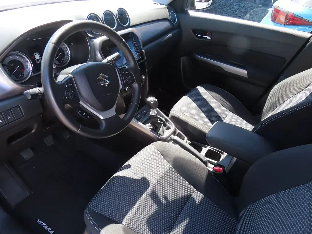 Gebraucht Suzuki Vitara Comfort 140 PS (102 kW) 2019 Weiß SUV