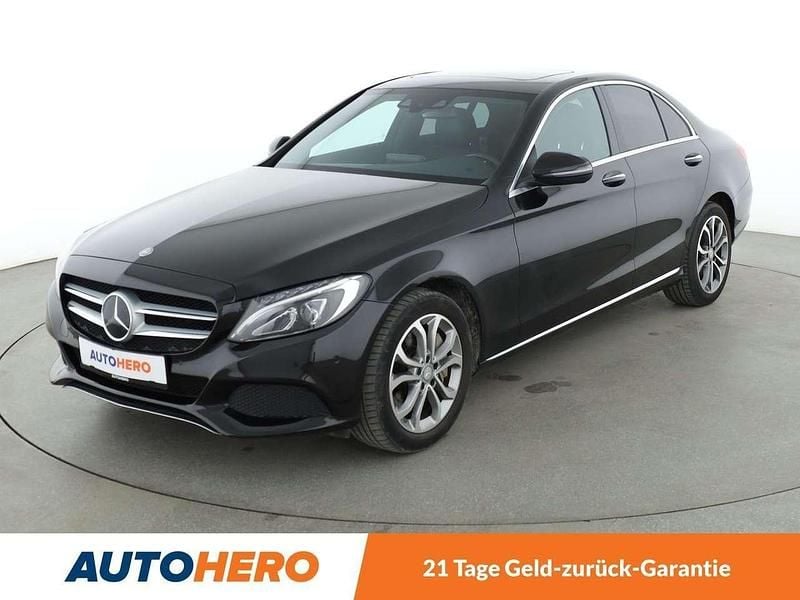 Obsidianschwarz Gebraucht 2015 Mercedes C350e Avantgarde Limousine | 19.590 € (Fairer Preis) - Bild 1/3