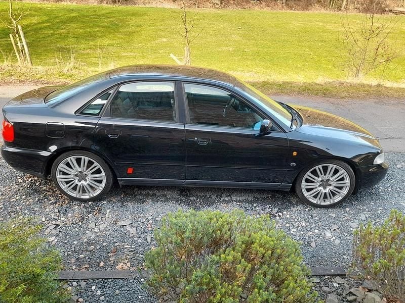 Gebraucht Audi A4 Performance 125 PS (91 kW) 1997 Schwarz Limousine