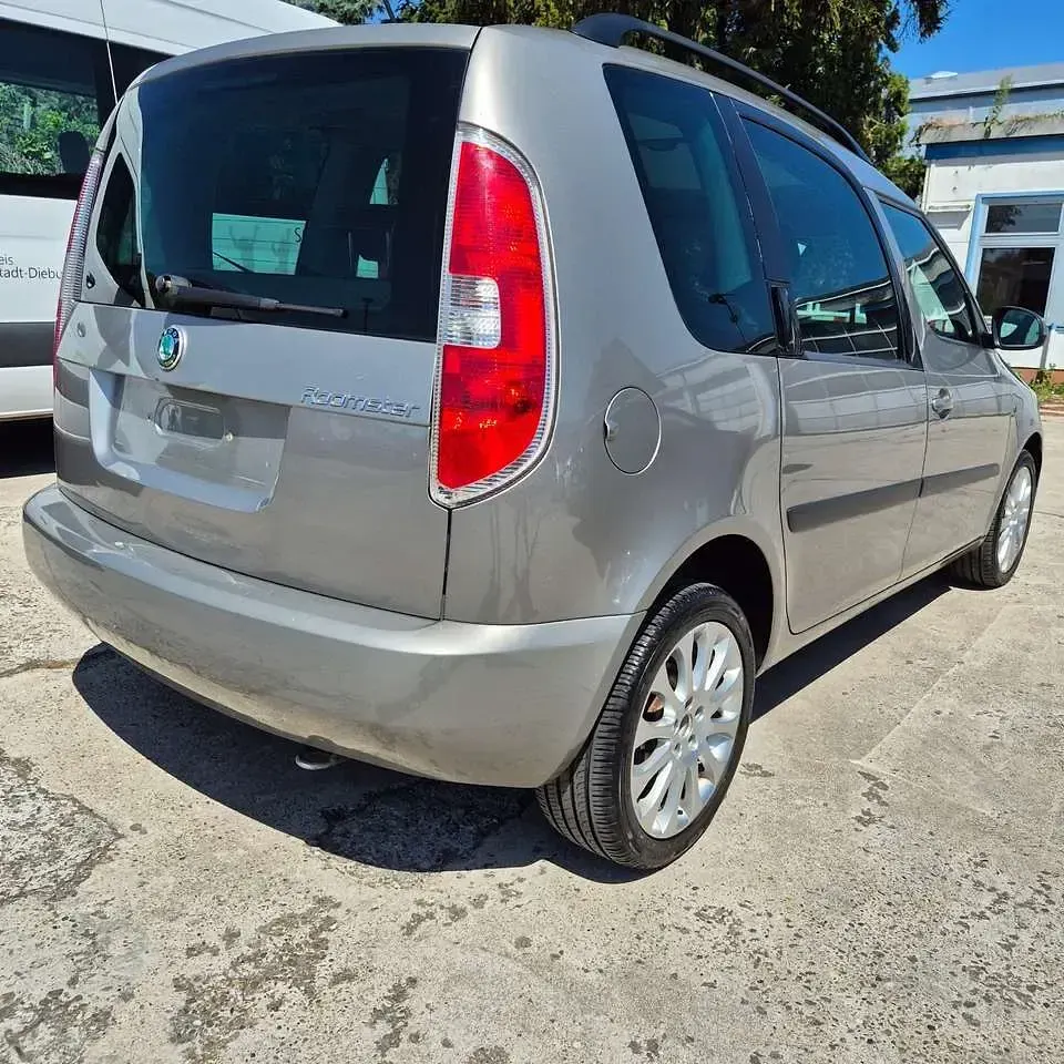 Gebraucht Skoda Roomster 90 PS (66 kW) 2010 Beige Van / Kleinbus