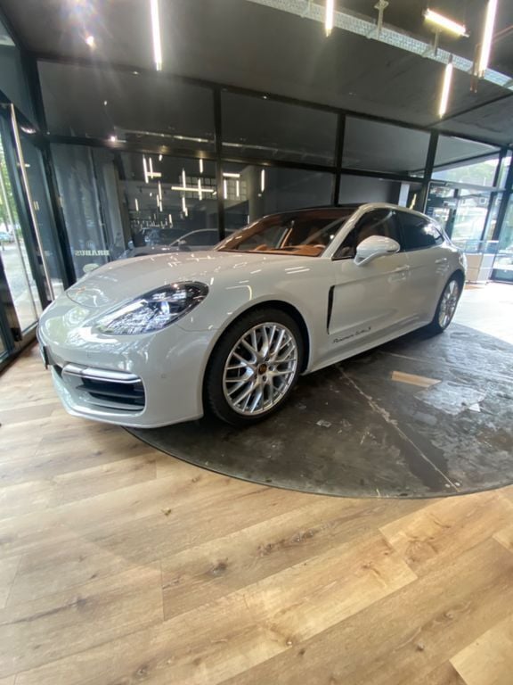 Grau Gebraucht 2023 Porsche Panamera Turbo S Sport Turismo Limousine | 139.750 € - Bild 1/4