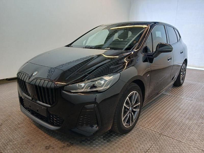 Saphirschwarz Gebraucht 2024 BMW 218 Active Tourer M Sport Van / Kleinbus | 28.900 € (Superpreis) - Bild 1/4