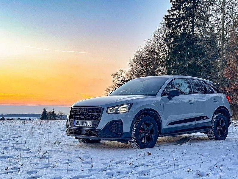 Gebraucht Audi Q2 S-Line 190 PS (139 kW) 2022 Silber SUV