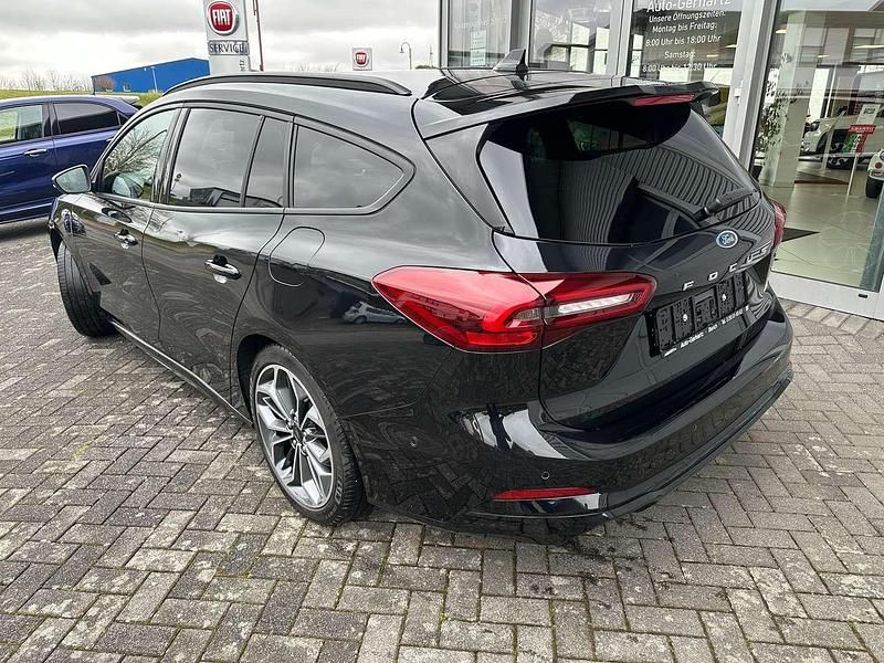 Gebraucht Ford Focus ST-Line X 155 PS (114 kW) 2023 Schwarz Kombi