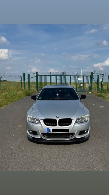 Grau Gebraucht 2010 BMW 330 M Performance Coupé | 15.700 € (Fairer Preis) - Bild 1/4